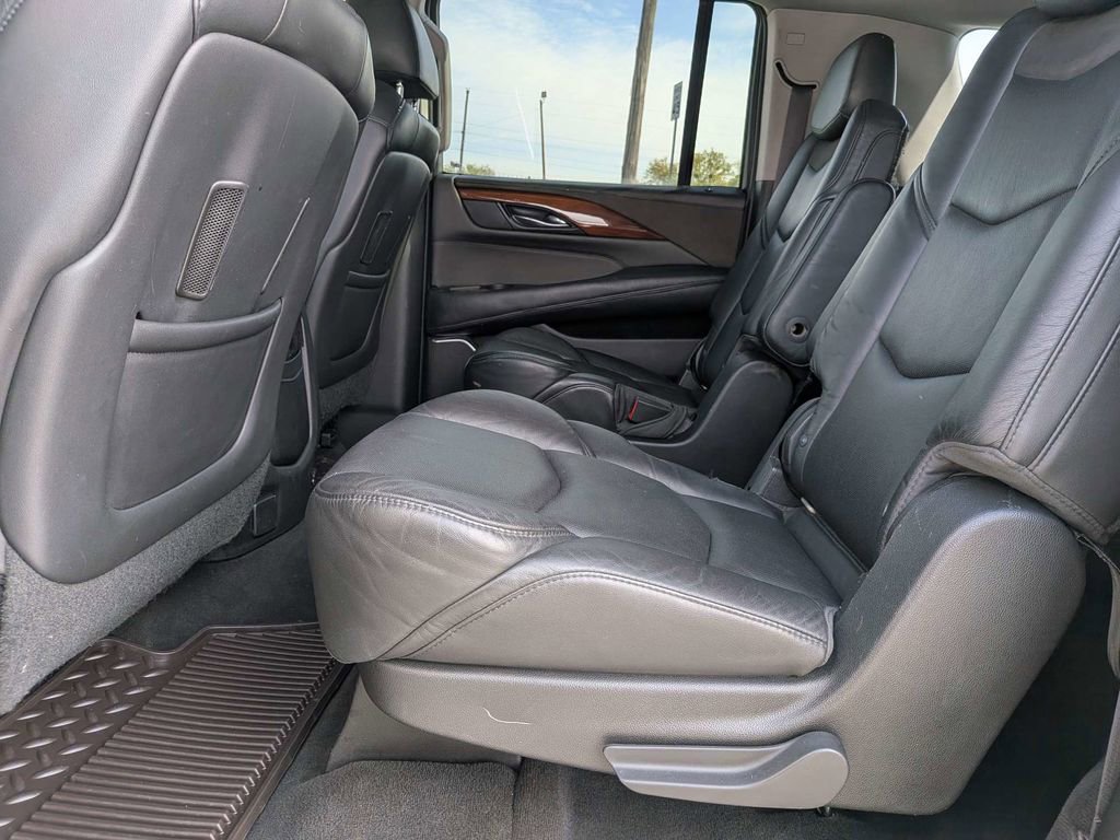 Used 2015 Cadillac Escalade ESV Luxury image 14