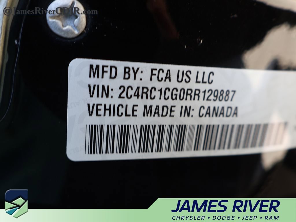 Used 2024 Chrysler Voyager LX image 39