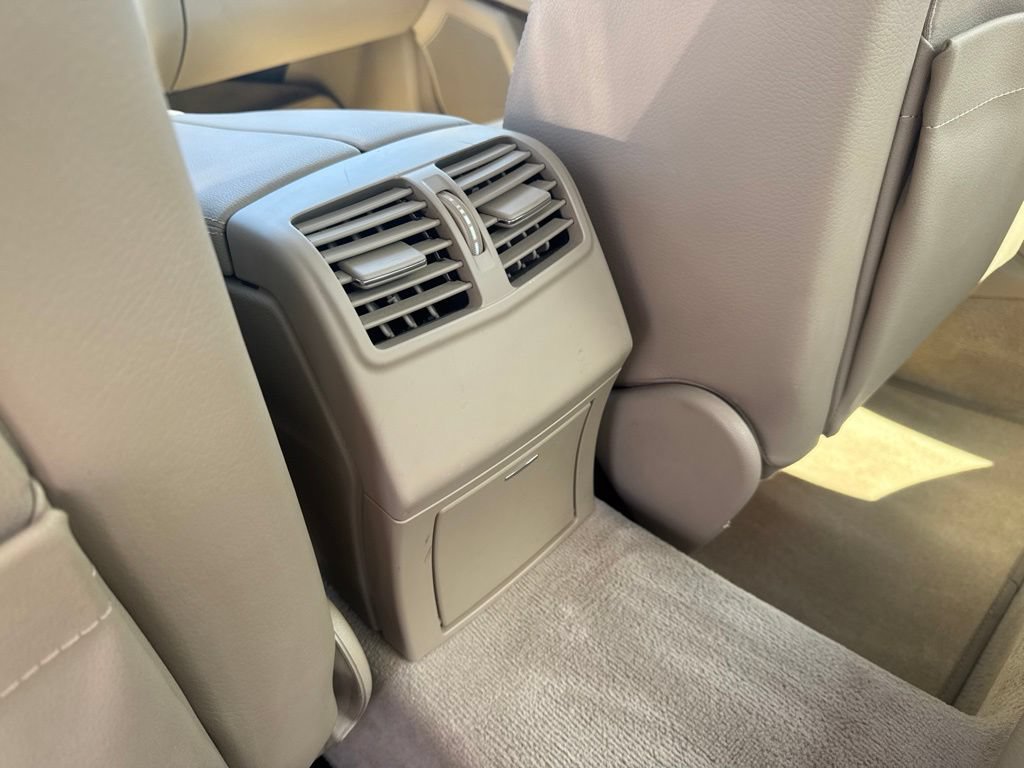 Used 2010 Mercedes-Benz E 350 Sedan image 30