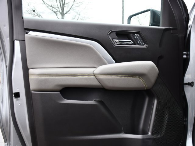 Used 2024 Chevrolet Colorado ZR2 w/ ZR2 Convenience Package III image 13