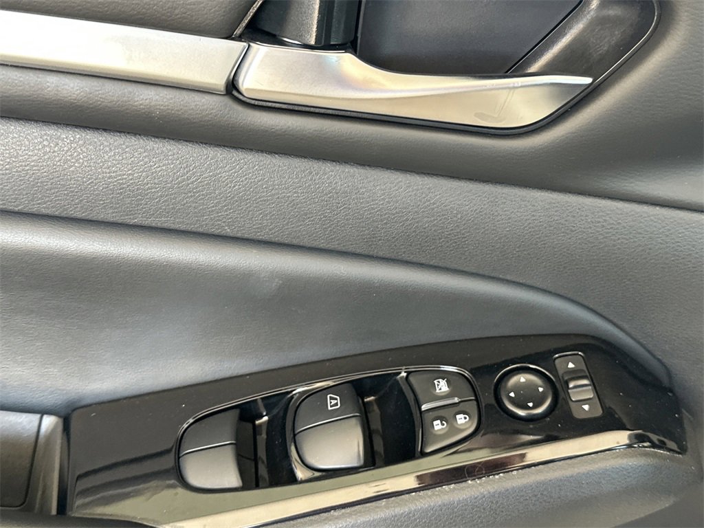 Used 2023 Nissan Altima 2.5 SV image 11