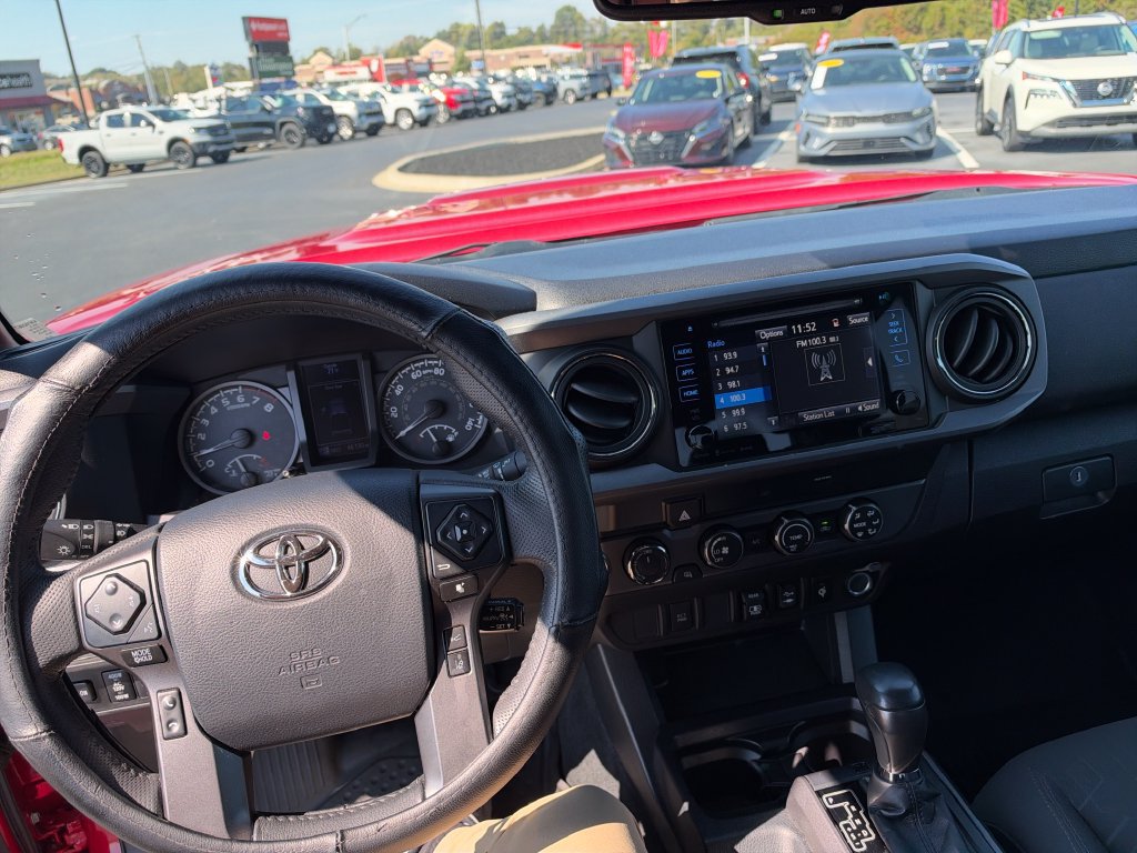 Used 2019 Toyota Tacoma TRD Sport AWD/4WD image 17