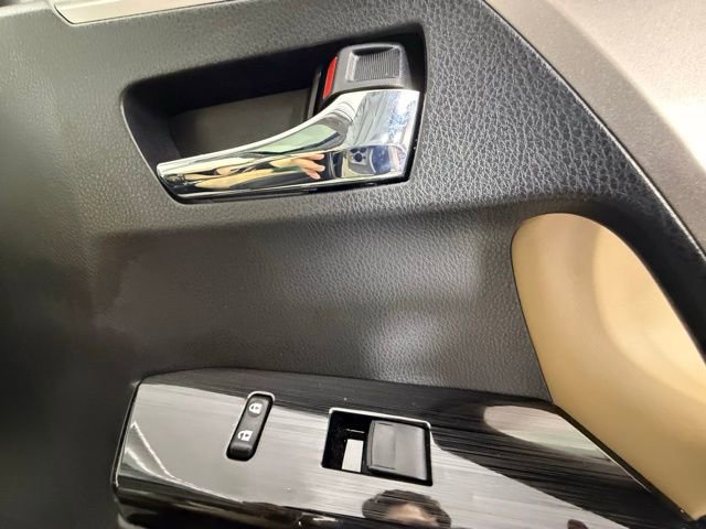 Used 2018 Toyota RAV4 Limited image 35