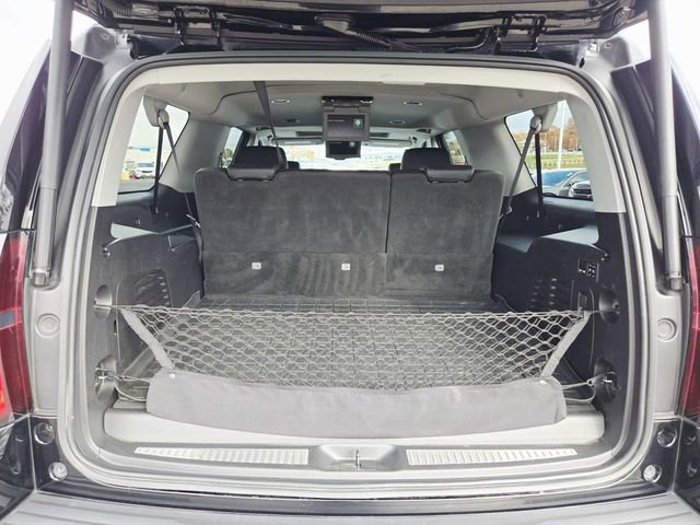 Used 2020 Chevrolet Suburban Premier w/ Premier 6.2L Value Package image 13