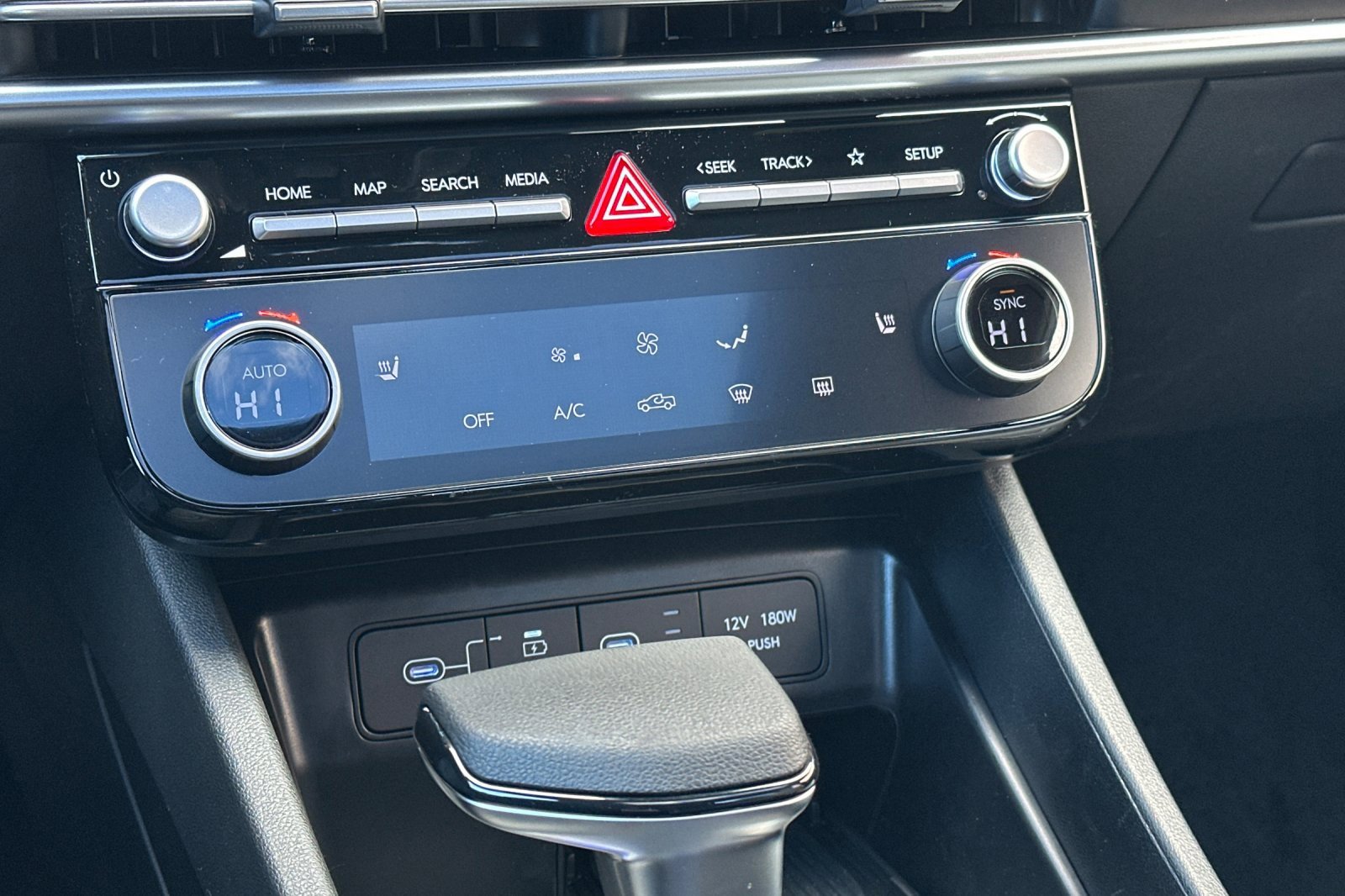 Certified 2025 Hyundai Santa Cruz SEL image 21