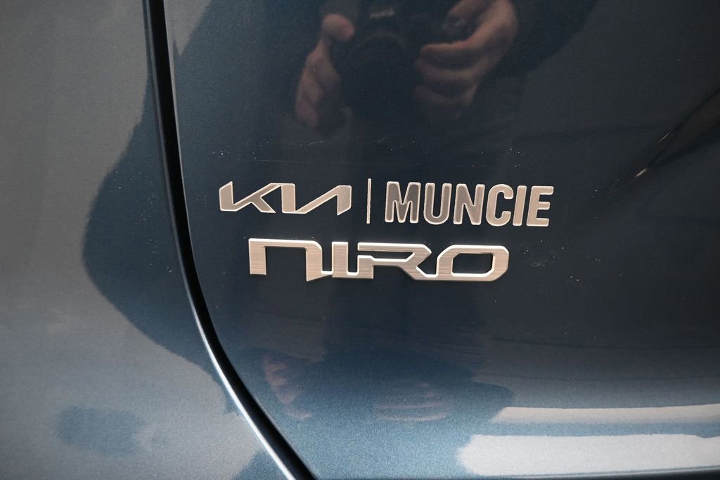 New 2026 Kia Niro EX FWD image 10
