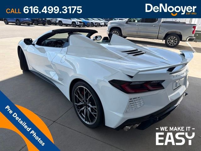 Used 2025 Chevrolet Corvette Stingray Premium Conv w/ Z51 Performance Package RWD image 17