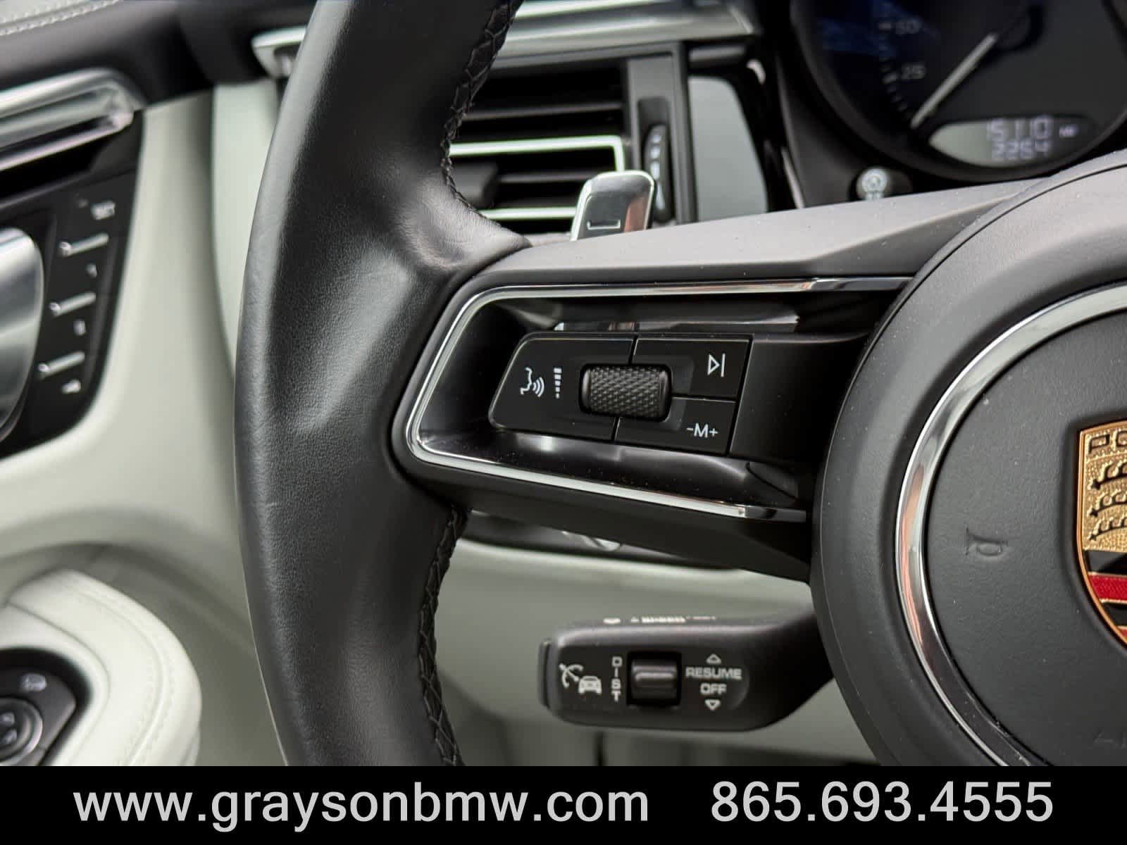 Used 2024 Porsche Macan AWD/4WD image 21