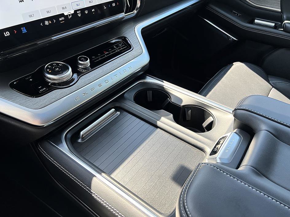 Used 2025 Ford Expedition Max Platinum AWD/4WD image 19