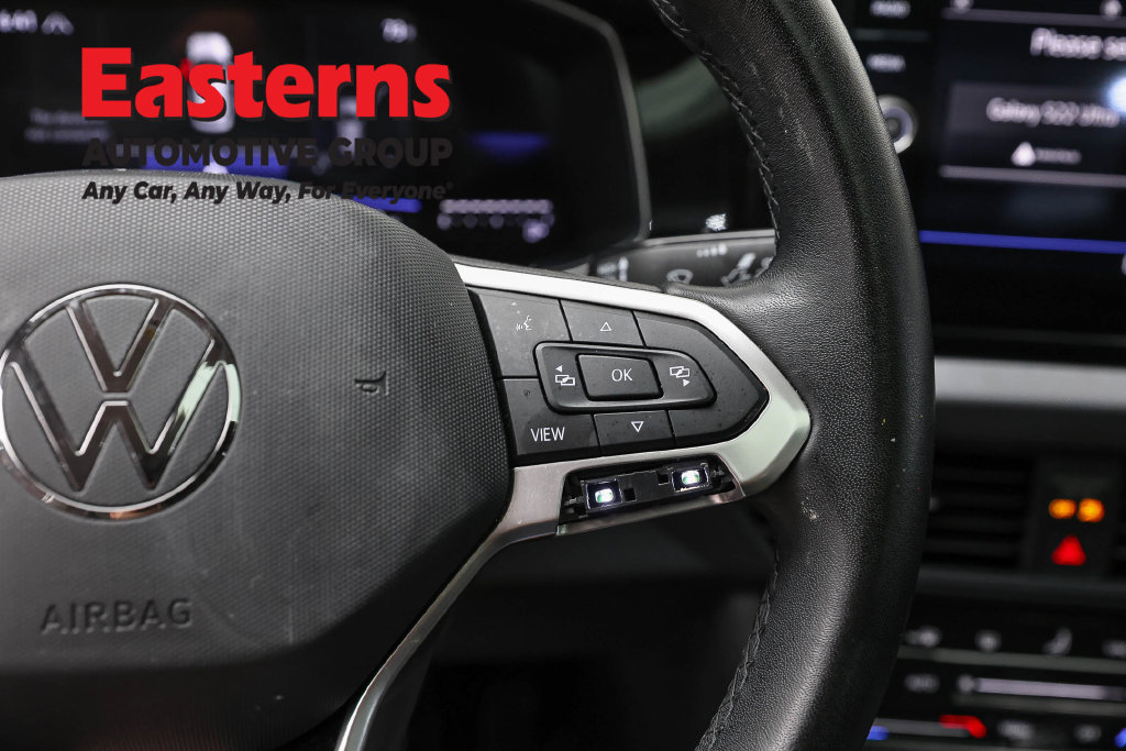 Used 2025 Volkswagen Jetta SE FWD image 17