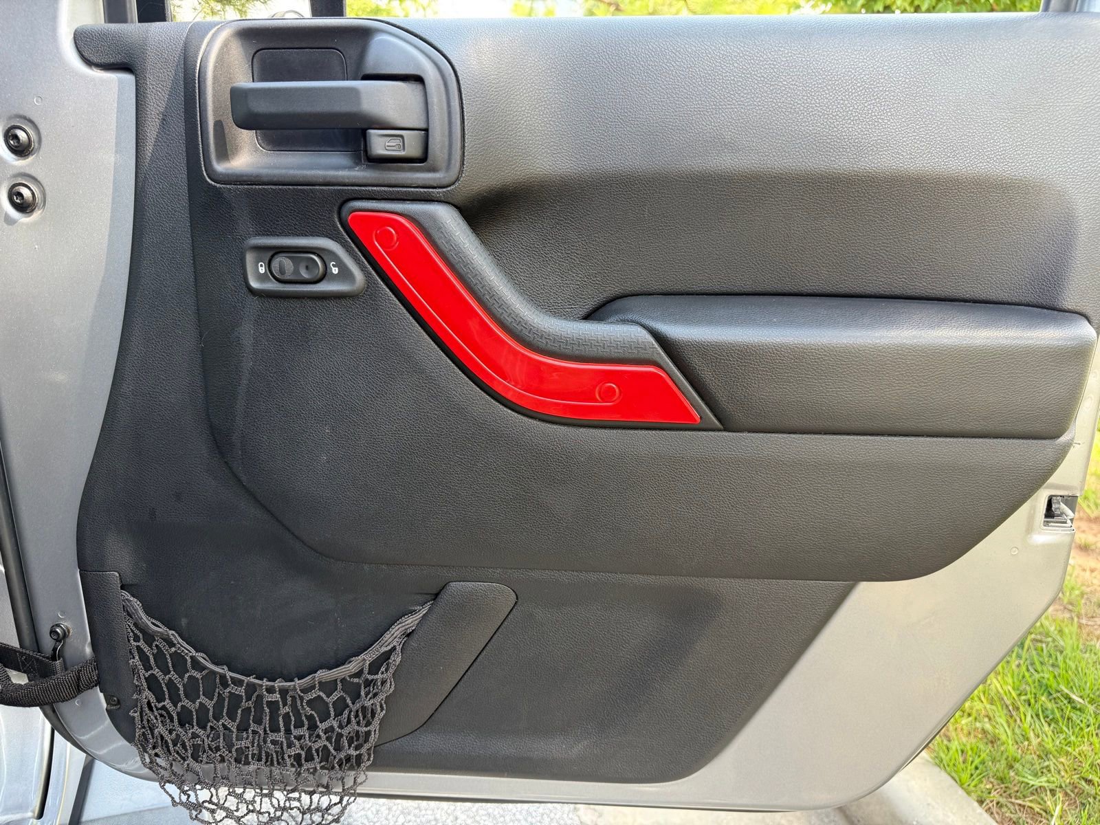 Used 2016 Jeep Wrangler Unlimited Sahara image 39