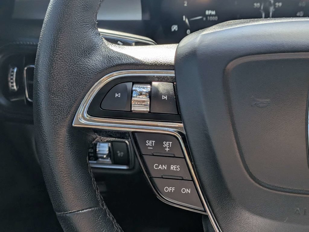 Used 2023 Lincoln Nautilus AWD w/ Premium Package image 22