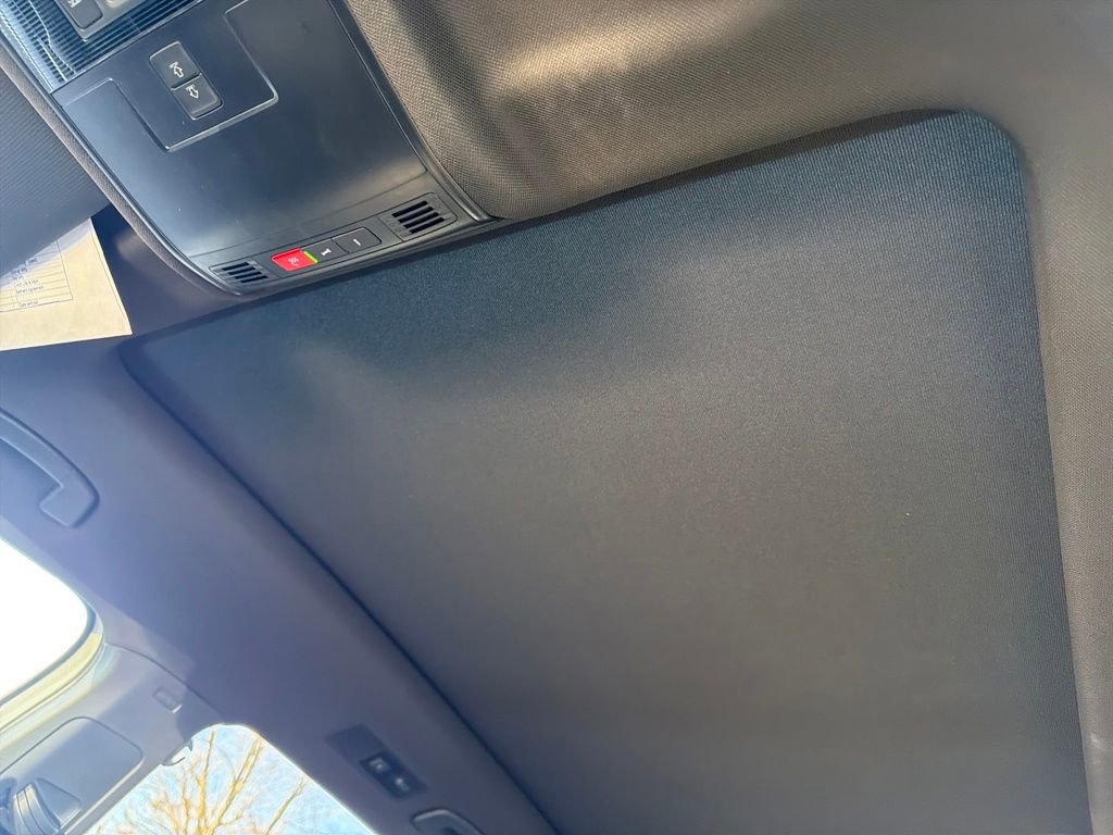 Used 2023 Volkswagen Tiguan SEL R-Line image 24