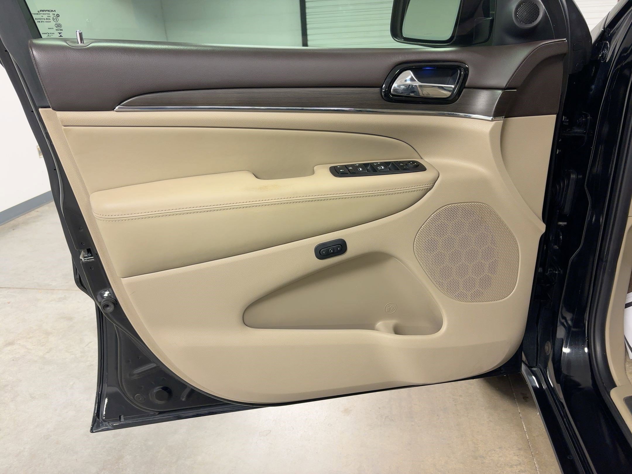 Used 2019 Jeep Grand Cherokee Overland image 20