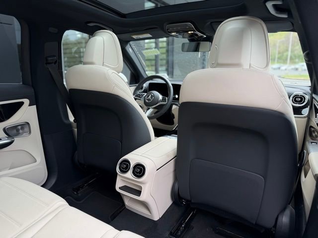 Used 2025 Mercedes-Benz GLC 300 4MATIC image 47