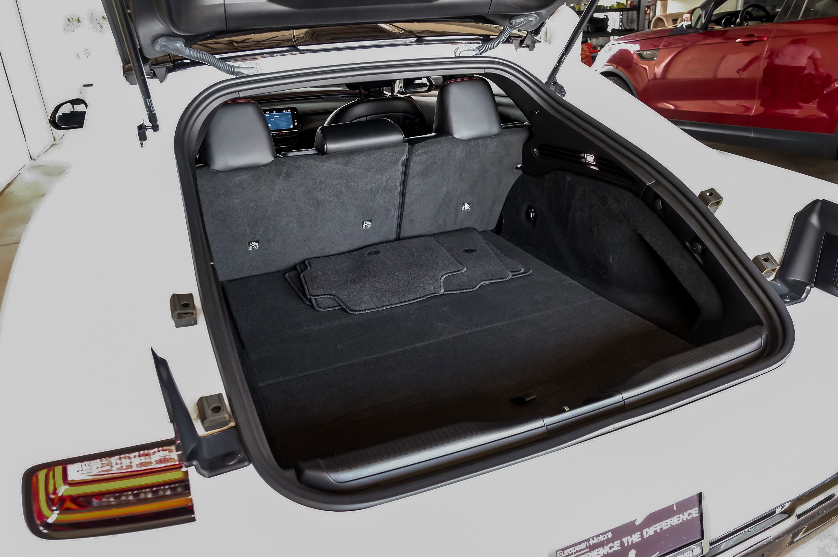 Used 2025 Dodge Charger R/T w/ Quick Order Package 25M R/T AWD/4WD image 42