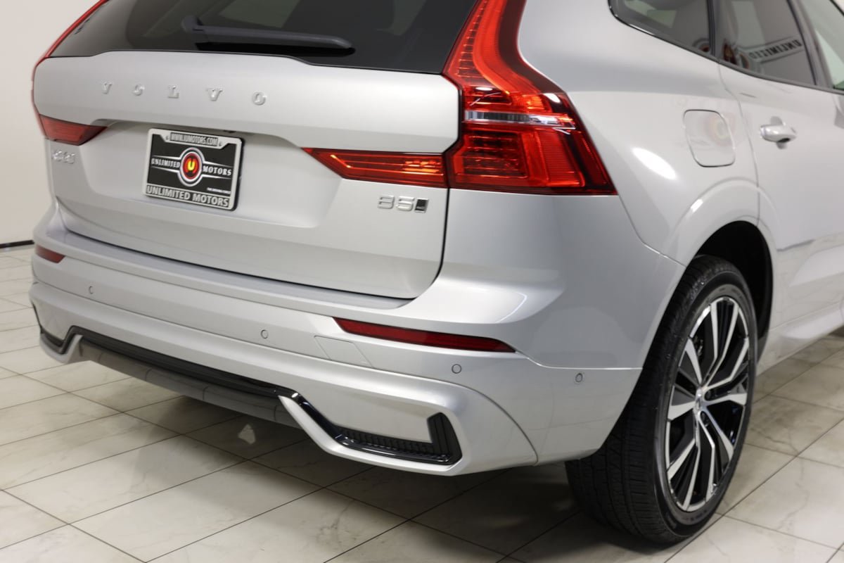 Used 2025 Volvo XC60 B5 Plus AWD/4WD image 42