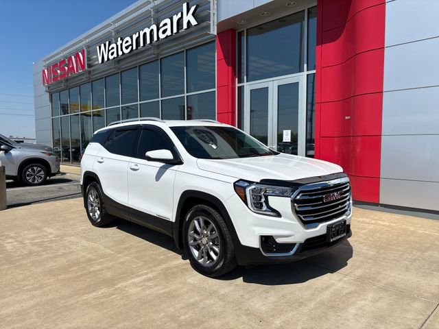 Used 2024 GMC Terrain SLT image 1