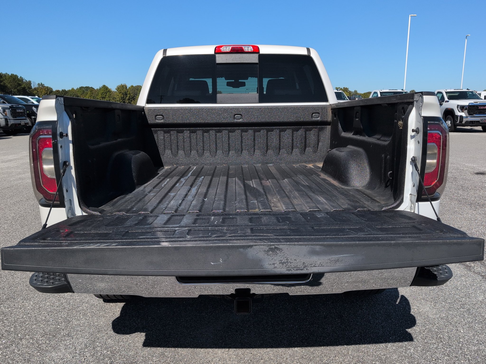 Used 2018 GMC Sierra 1500 SLT w/ Texas SLT Premium Package AWD/4WD image 7