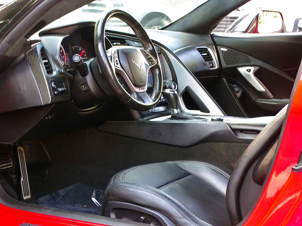 Used 2015 Chevrolet Corvette Stingray Coupe w/ Z51 3LT w/ 3LT Preferred Equipment Group RWD image 23