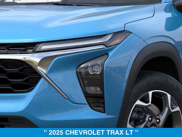 New 2025 Chevrolet Trax LT w/ Driver Confidence Package image 10
