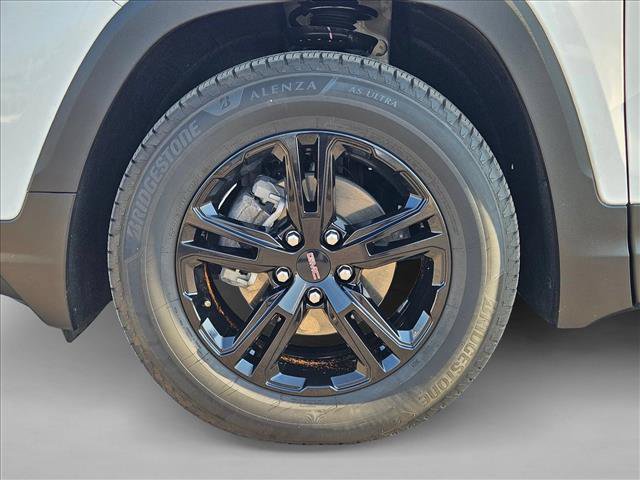 Used 2024 GMC Terrain AT4 w/ Tech Package AWD/4WD image 23