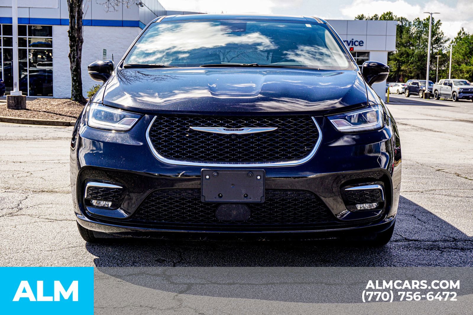 Used 2024 Chrysler Pacifica Touring-L image 12