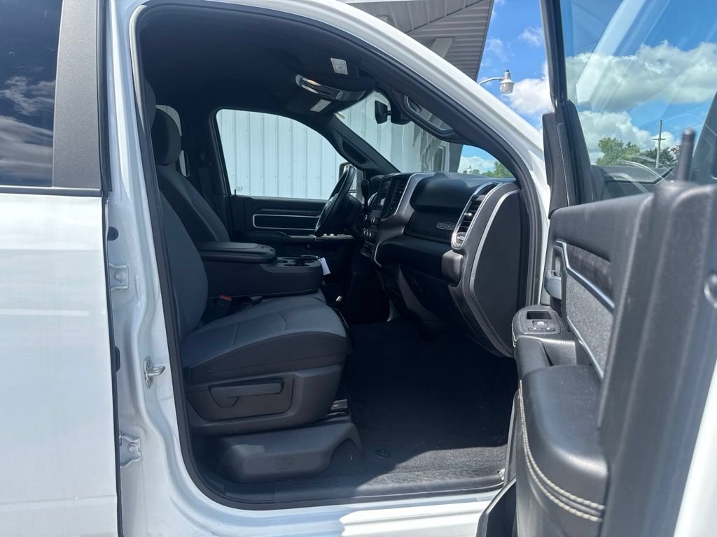 Used 2024 RAM 3500 Big Horn AWD/4WD image 28