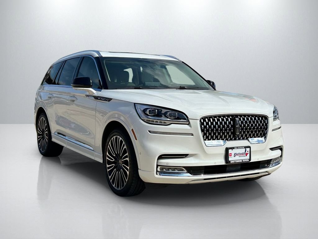 Used 2023 Lincoln Aviator Black Label image 3