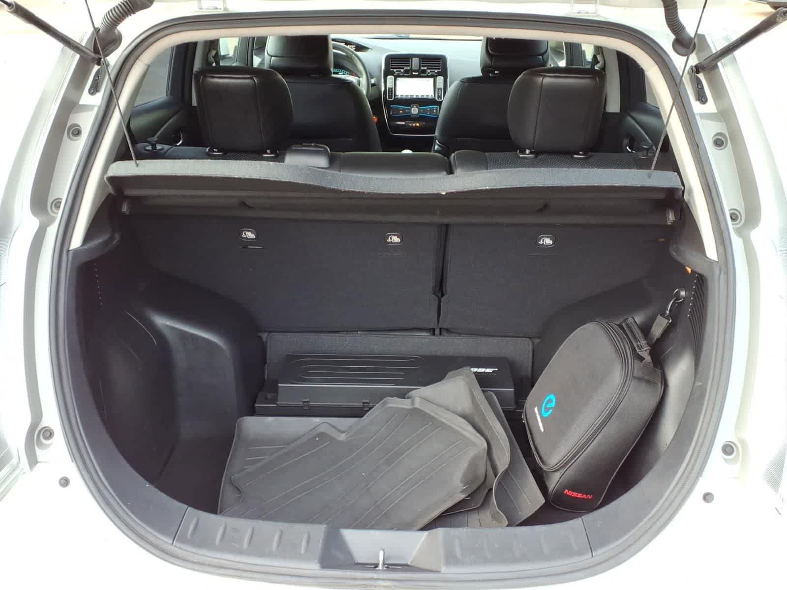 Used 2017 Nissan Leaf SL w/ Premium Package FWD image 6