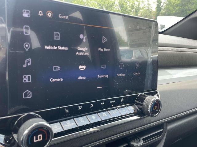 New 2025 Chevrolet Colorado LT image 9