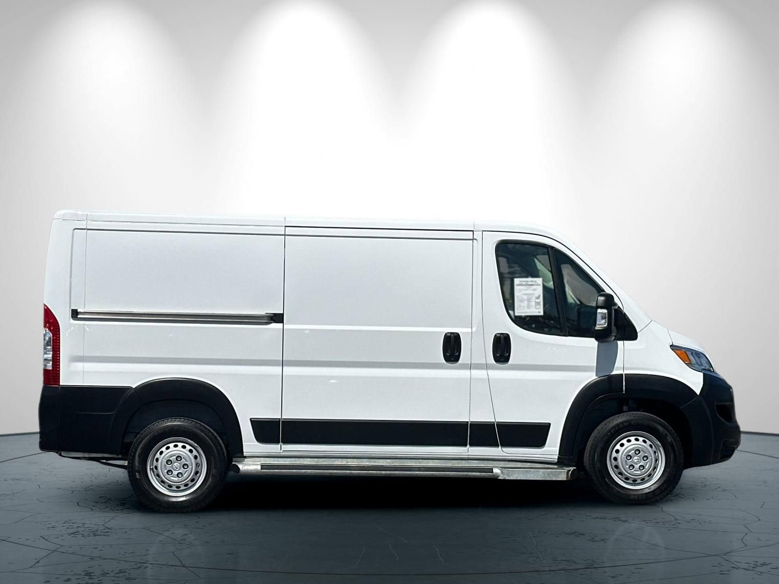 Used 2025 RAM ProMaster 2500 w/ U-Haul Equipment Group FWD image 3