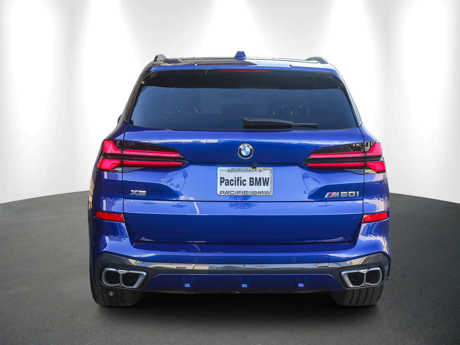 Used 2025 BMW X5 M60i w/ Parking Assistance Package image 5