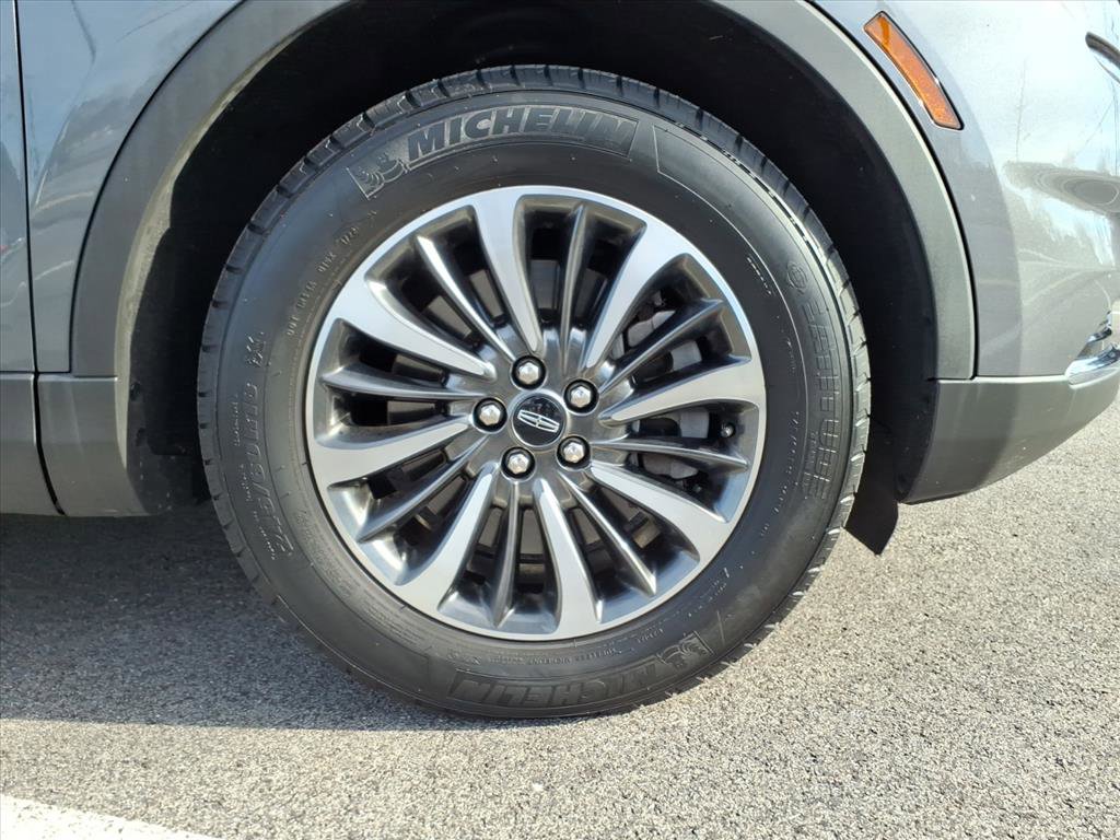 Certified 2022 Lincoln Nautilus AWD w/ Premium Package image 12