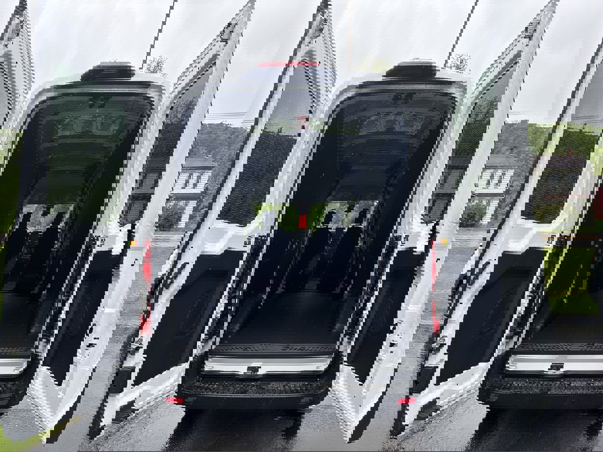 New 2025 Ford Transit 250 148 Medium Roof w/ Load Area Protection Package image 4