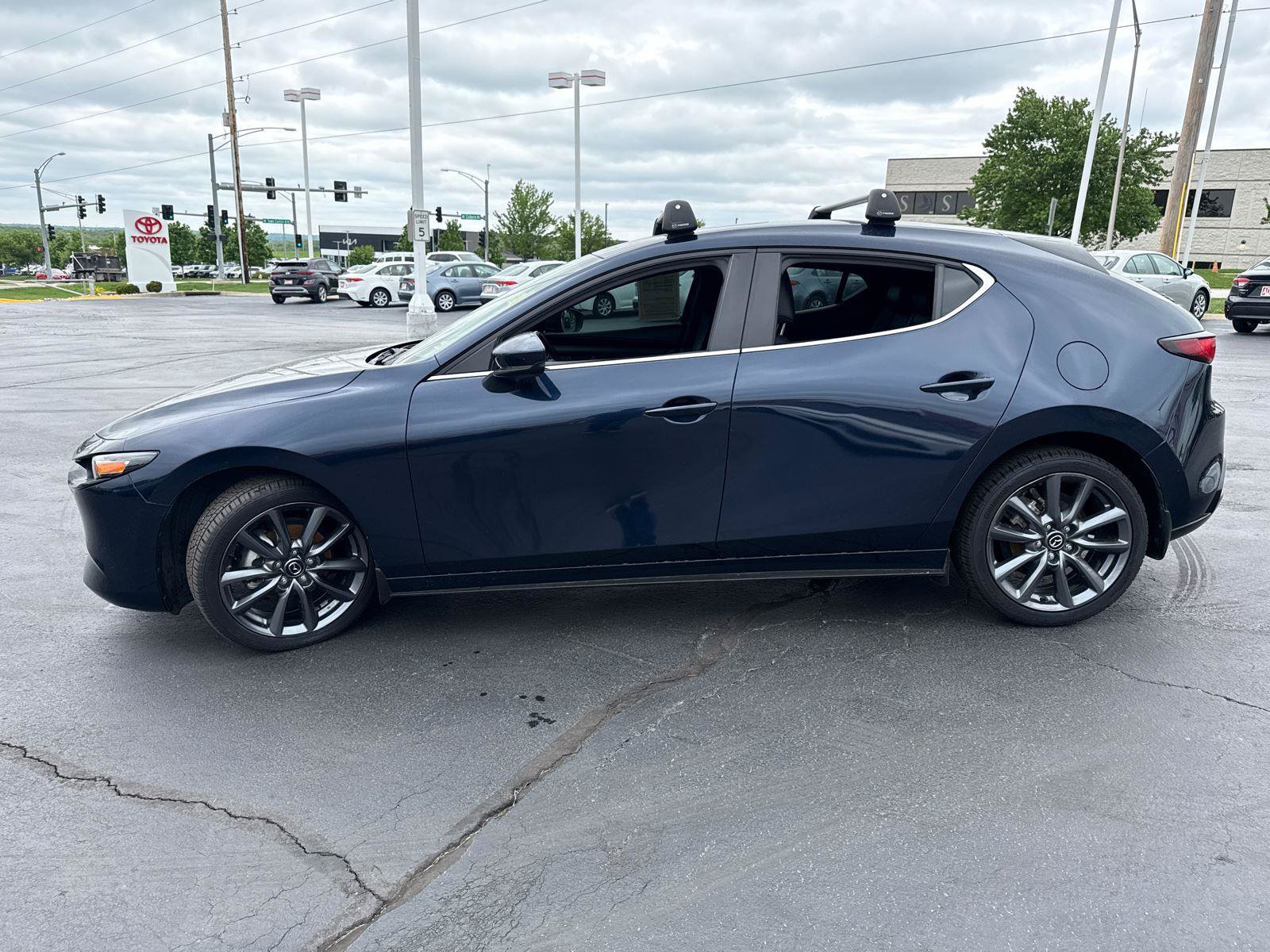 Used 2024 MAZDA MAZDA3 s FWD image 4