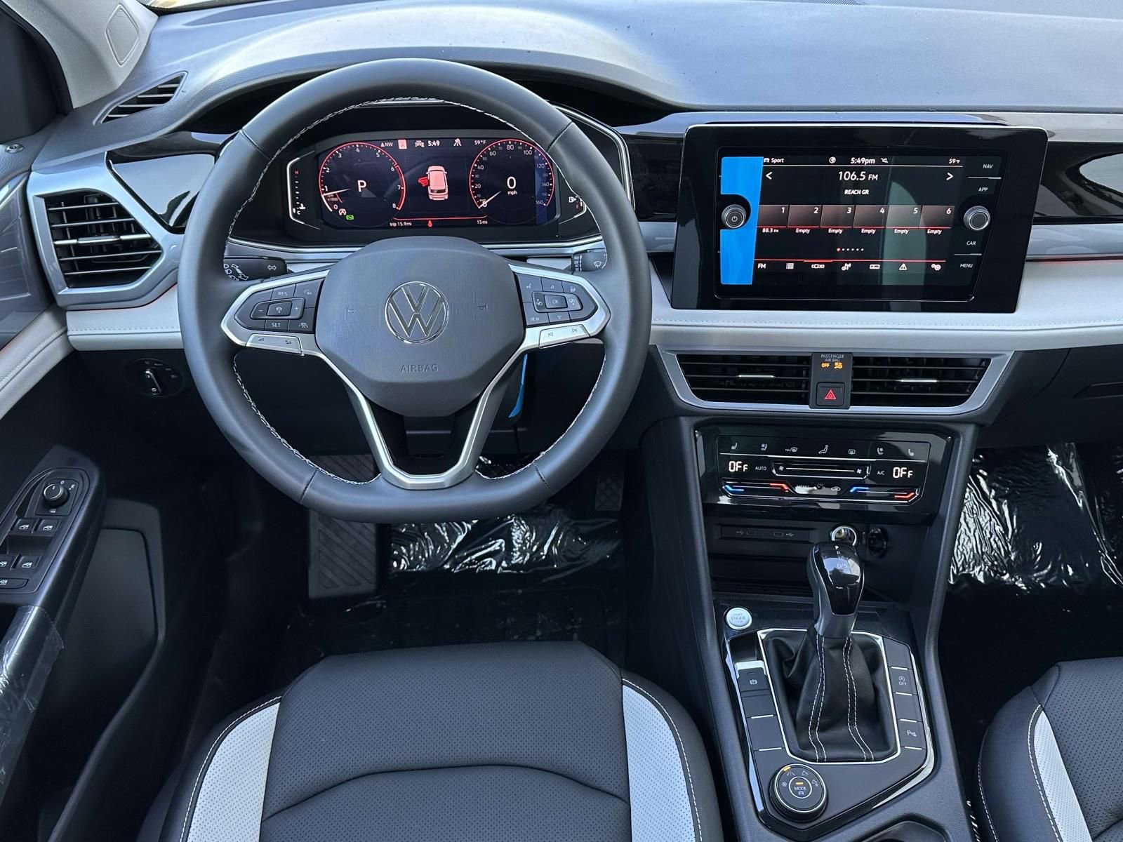 New 2025 Volkswagen Taos SEL image 11