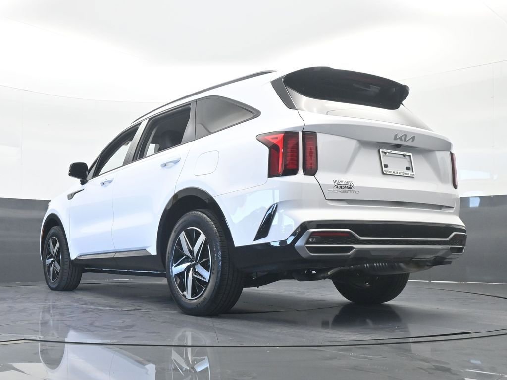 Used 2023 Kia Sorento S image 62