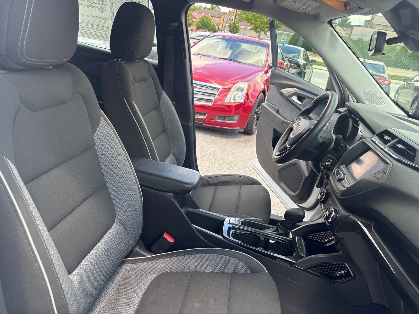 Used 2022 Chevrolet TrailBlazer LS FWD image 19