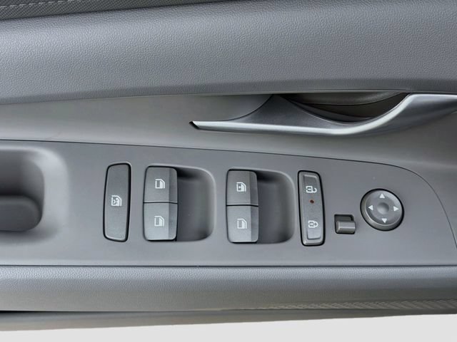 New 2026 Hyundai Elantra SE FWD image 17