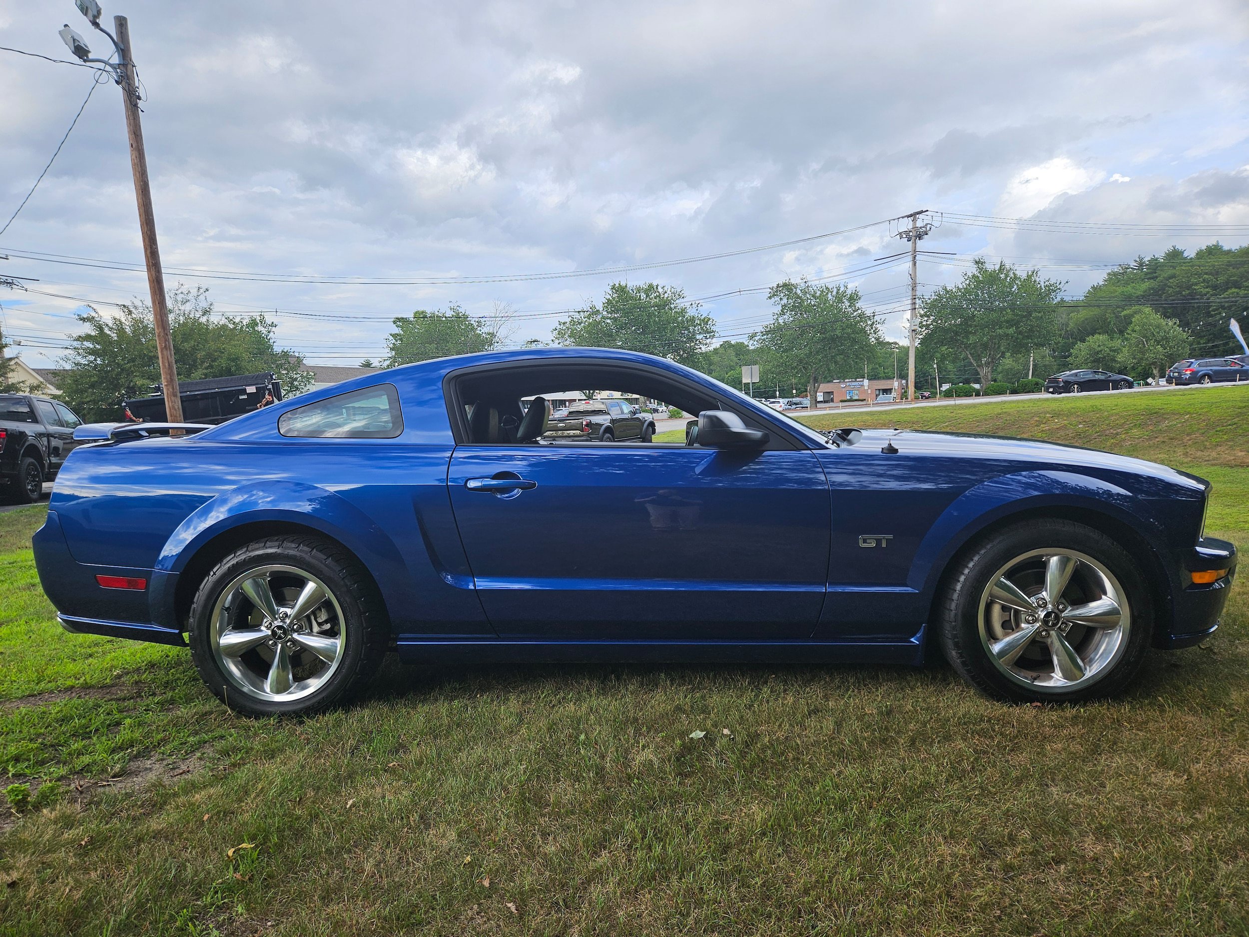 Used 2006 Ford Mustang GT Premium RWD image 4