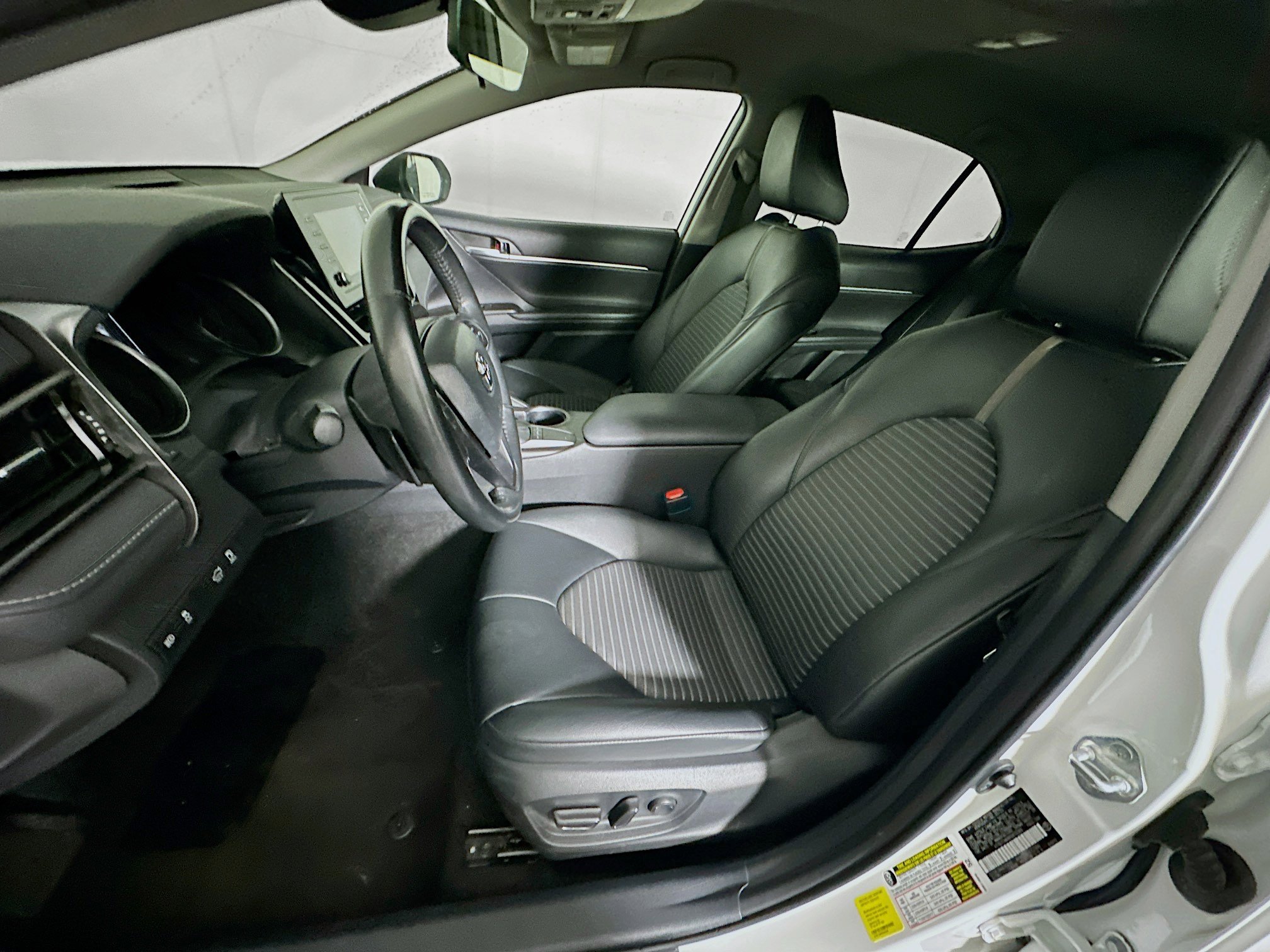 Used 2023 Toyota Camry SE image 13