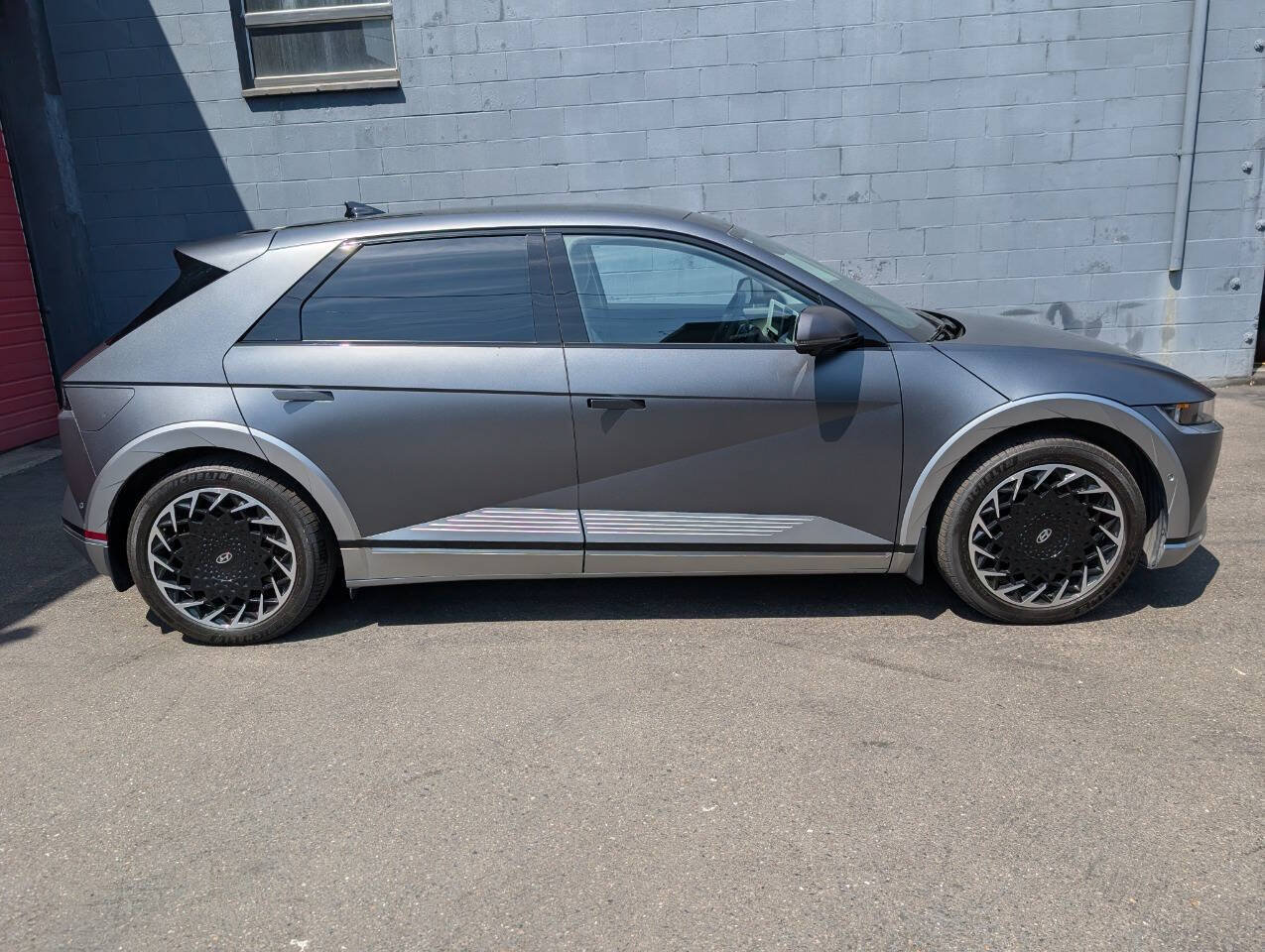 Used 2023 Hyundai Ioniq 5 Limited AWD/4WD image 2