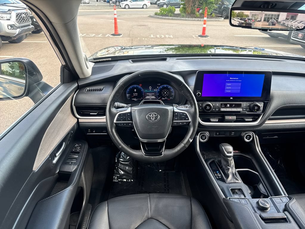 Used 2024 Toyota Grand Highlander AWD image 14