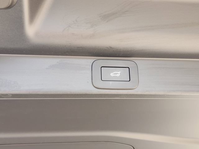 Certified 2025 Land Rover Range Rover SE image 43