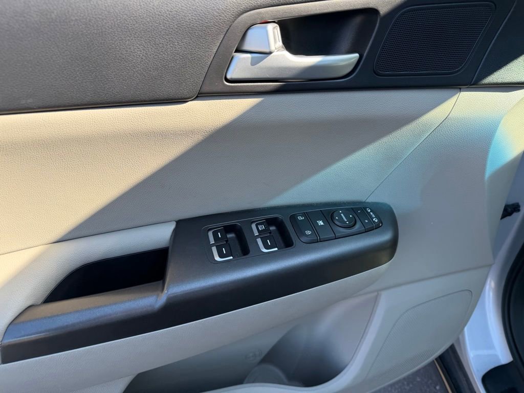 Used 2022 Kia Sportage Nightfall Edition image 15