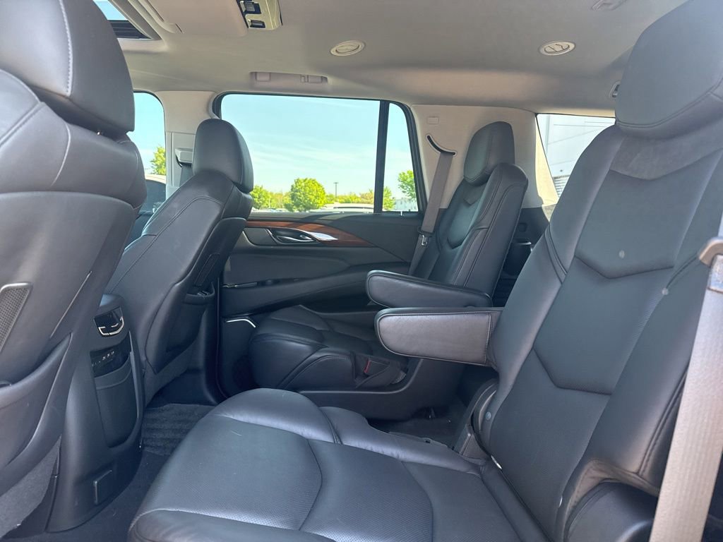 Used 2019 Cadillac Escalade Premium Luxury AWD/4WD image 13