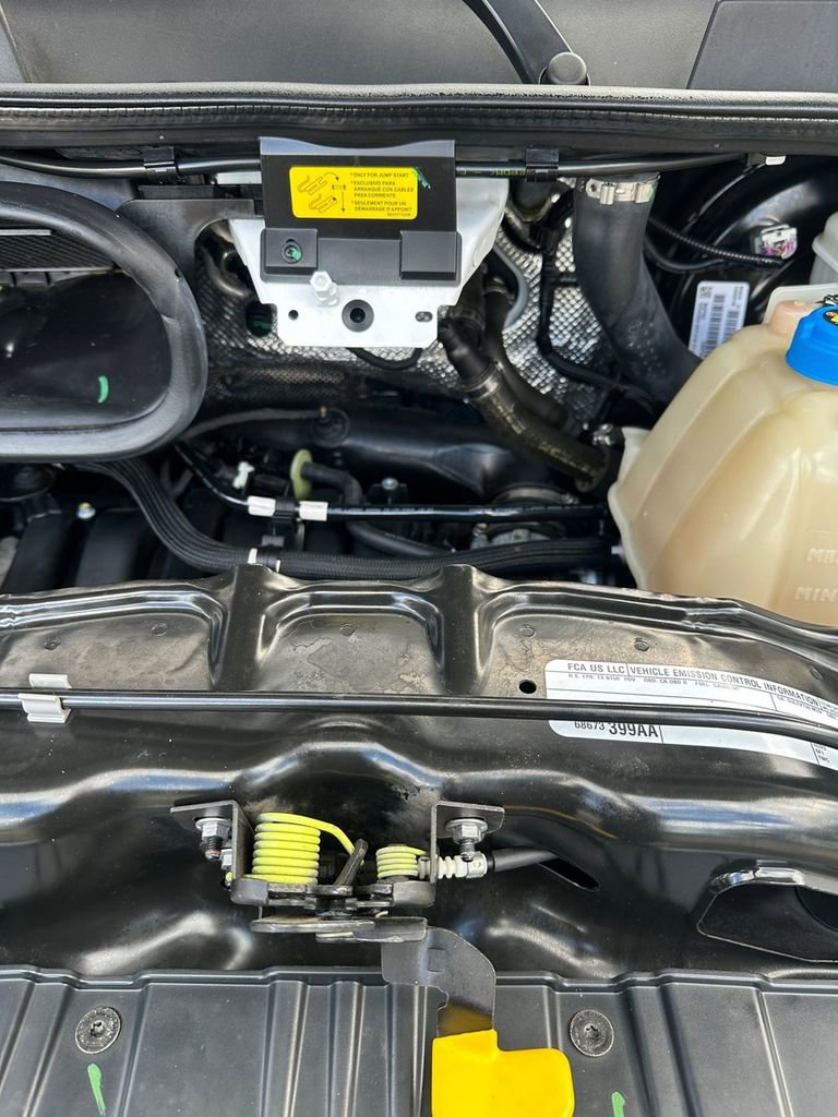 Used 2025 RAM ProMaster 2500 w/ Convenience Group FWD image 7
