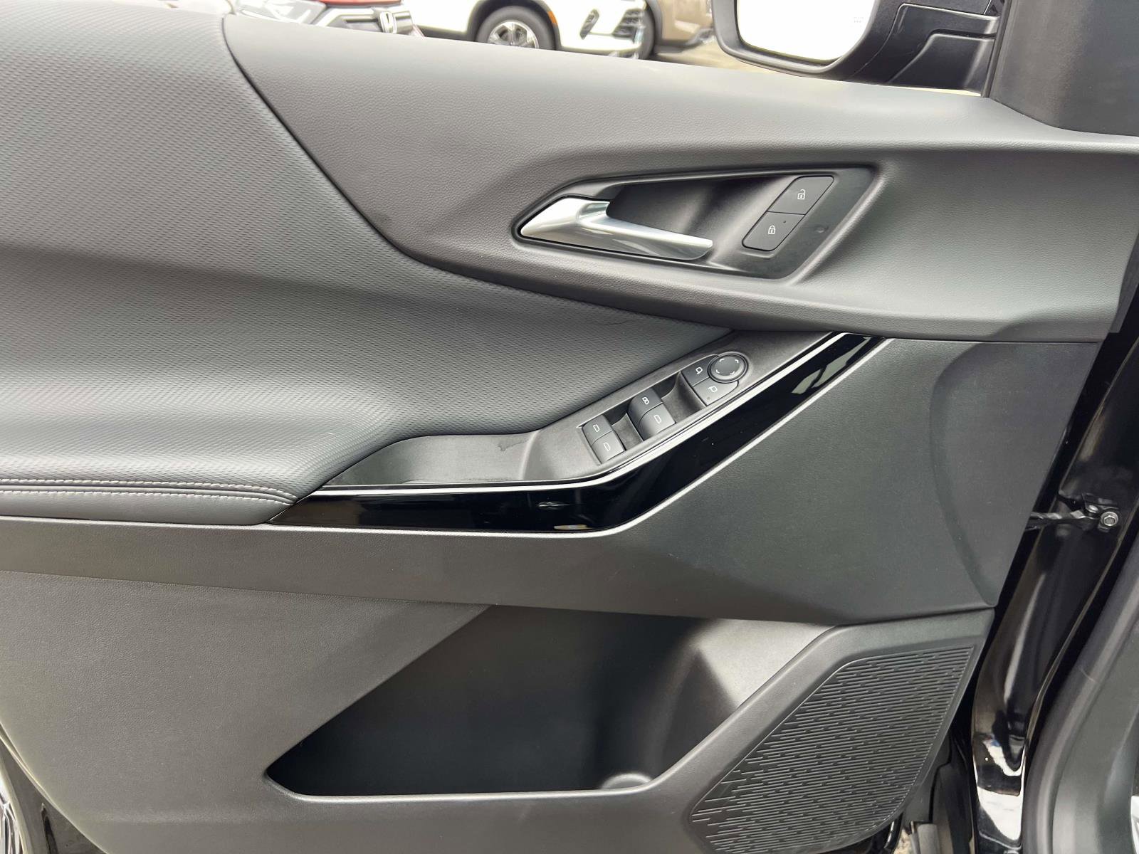 Certified 2025 Chevrolet Equinox LT w/ Safety and Technology Package image 16