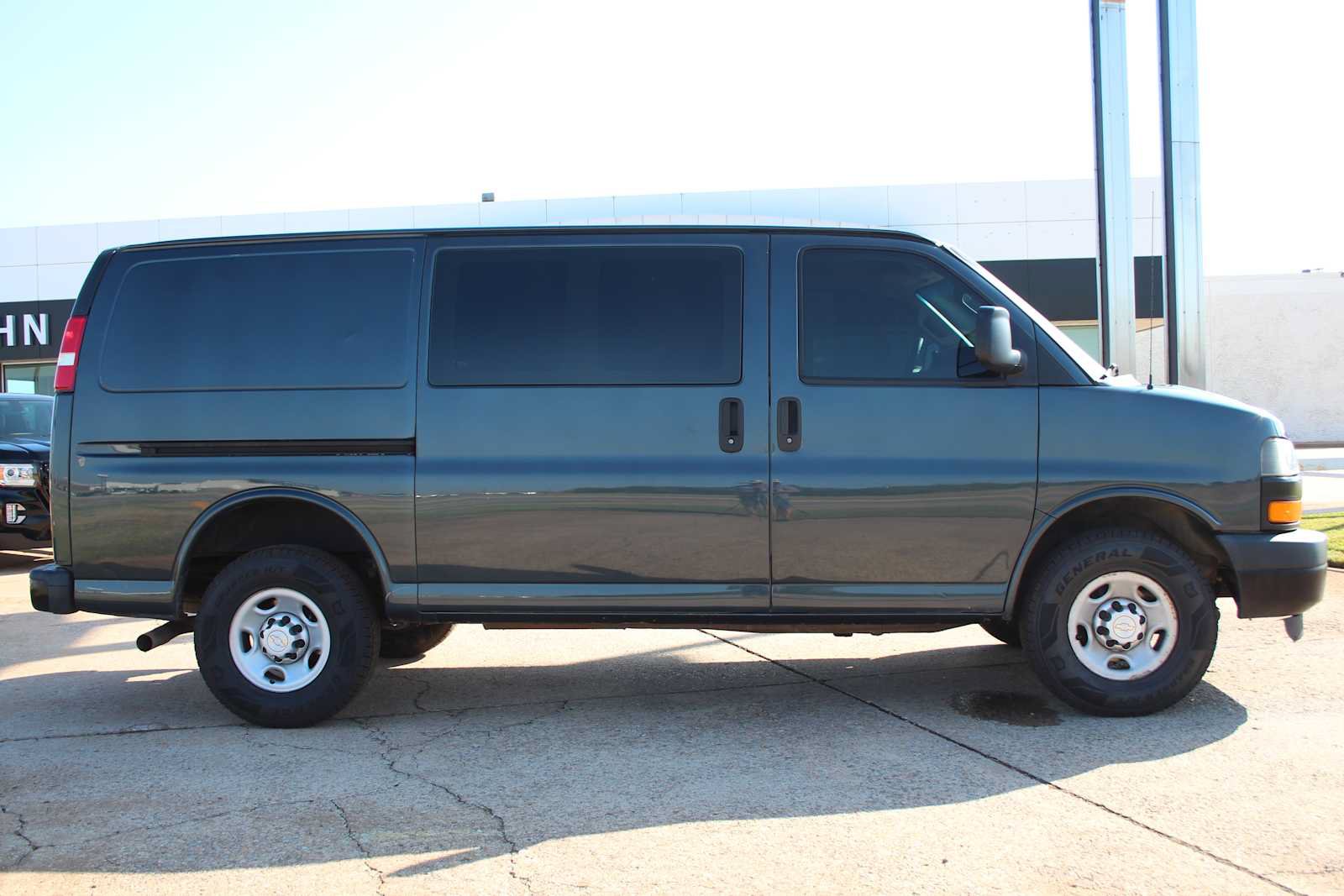 Used 2019 Chevrolet Express 2500 w/ Driver Convenience Package RWD image 14